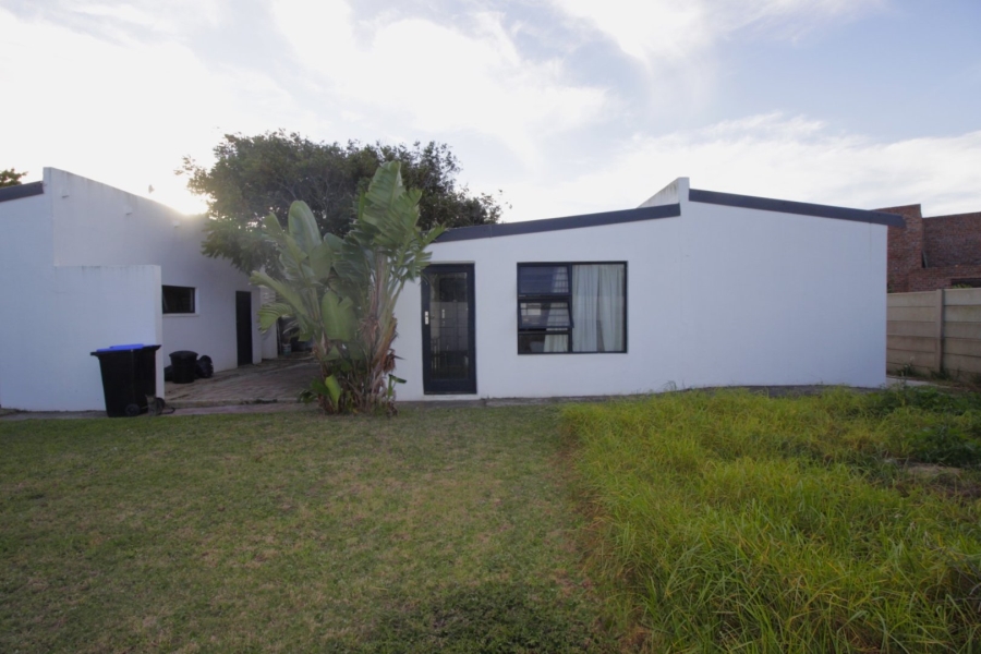 2 Bedroom Property for Sale in Paradise Beach Eastern Cape